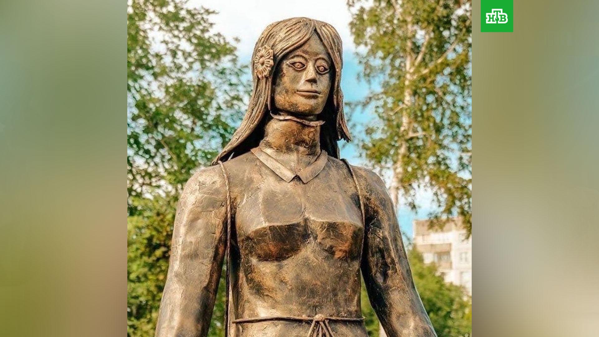 Статуя алёнка в Нововоронеже