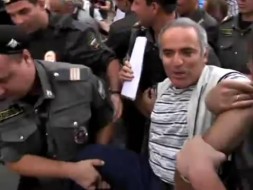 Гарри Каспарова задержали у стен Хамовнического суда