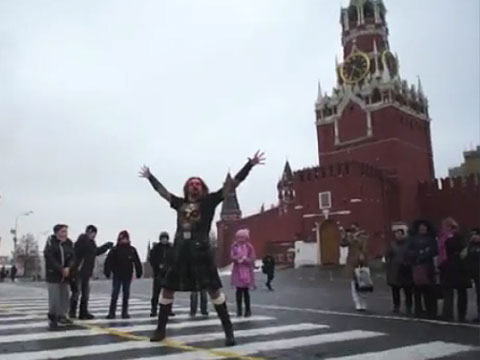 Джигурда спас человечество танцем в юбке на Красной площади.НТВ.Ru: новости, видео, программы телеканала НТВ