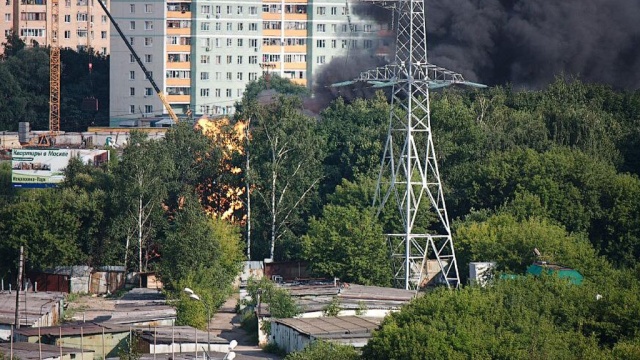 На востоке МКАД 30 раз взрывался грузовик с газом.автомобили, взрывы, газ, МКАД, Москва, пробка.НТВ.Ru: новости, видео, программы телеканала НТВ