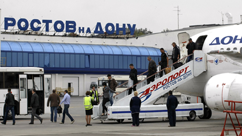 Аэропорт ростов на дону точная погода. Старый аэропорт Ростова-на-Дону. Старый аэропорт Ростов на Дону. Аэровокзал Ростов на Дону. Аэропорт Ростов на Дону закрыт.