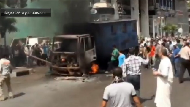 Разъяренные исламисты подожгли два правительственных здания в Египте.беспорядки, Египет, протесты, туристы.НТВ.Ru: новости, видео, программы телеканала НТВ