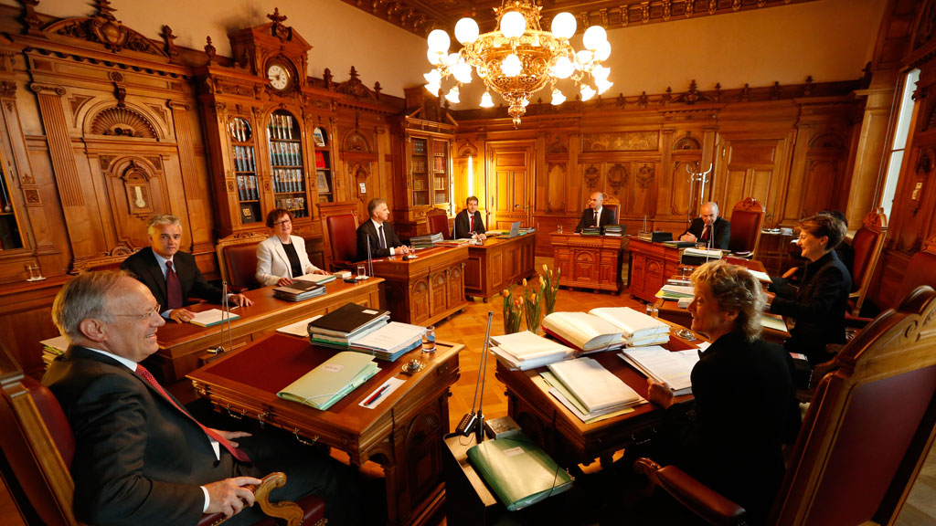 Национальный совет палата. Совет кантонов Швейцарии. Исполнительная власть Швейцарии. Союзный совет Швейцарии.