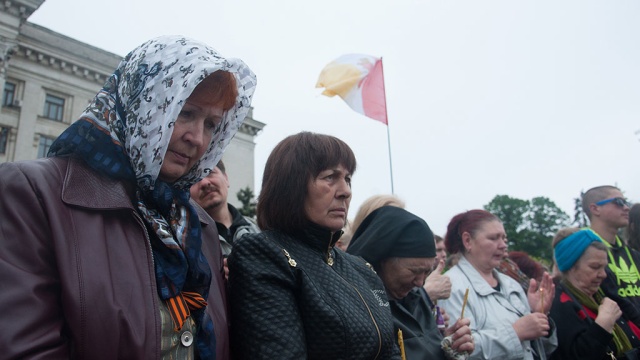 Сотни одесситов вышли на улицы города в память о погибших в Доме профсоюзов.митинги, Одесса, память, Украина.НТВ.Ru: новости, видео, программы телеканала НТВ
