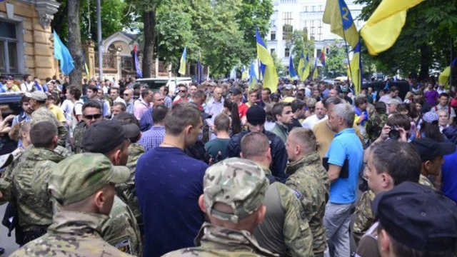 Митингующие в Киеве требуют ввести военное положение на востоке Украины.Киев, митинги и протесты, Украина.НТВ.Ru: новости, видео, программы телеканала НТВ