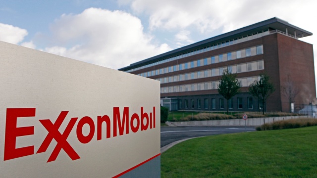 ExxonMobil свернул 9 из 10 совместных проектов с «Роснефтью».нефть, Роснефть, санкции, США.НТВ.Ru: новости, видео, программы телеканала НТВ