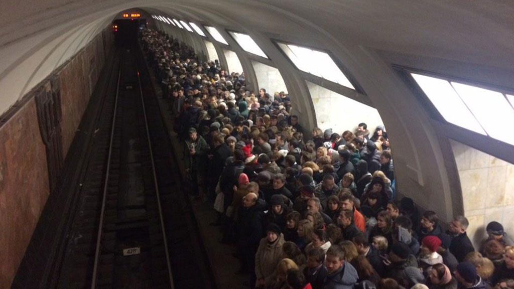 Московское метро утром