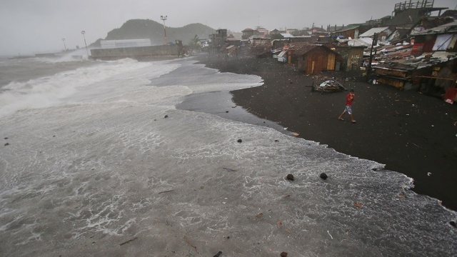 Жертвами ураганной «Порки» на Филиппинах стали два человека.Филиппины, стихийные бедствия, штормы и ураганы.НТВ.Ru: новости, видео, программы телеканала НТВ