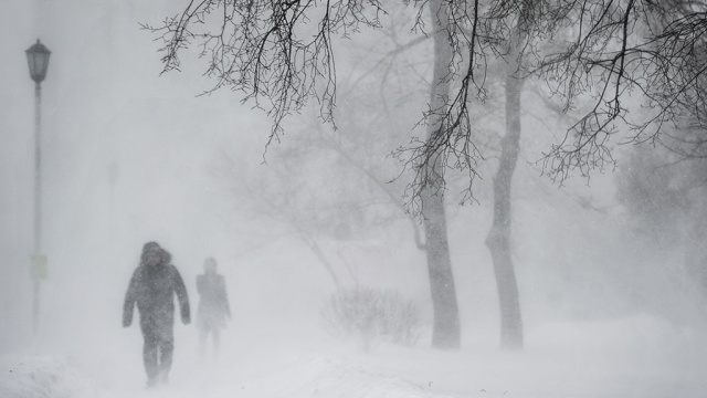 Москвичей предупреждают о сильном снегопаде и гололеде.Москва, гололед, погода, снег.НТВ.Ru: новости, видео, программы телеканала НТВ