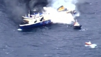 Тушение пылающего у берегов Греции Norman Atlantic сняли на видео