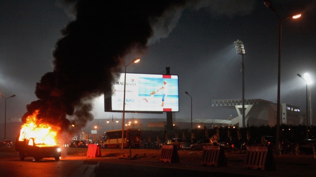 Футбольные фанаты устроили побоище в Каире, есть погибшие.Египет, беспорядки, полиция, фанаты, футбол.НТВ.Ru: новости, видео, программы телеканала НТВ