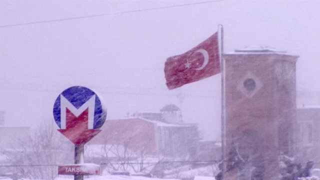 Небывалые снегопады в Турции заставили отменить сотни авиарейсов.Стамбул, Турция, авиакомпании, аэропорты, снег, туризм и путешествия.НТВ.Ru: новости, видео, программы телеканала НТВ