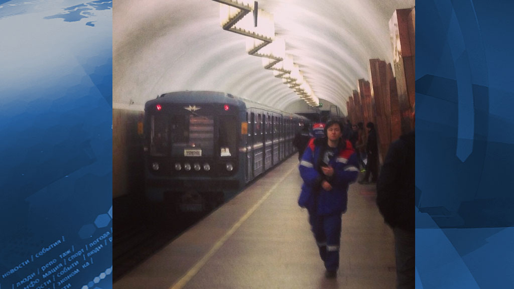 метро останавливается. харьковское метро. поезда на зеленой ветке. метро окружная люблинско-дмитровской линии. чп на серой ветке.