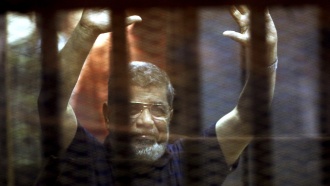 <nobr>Экс-президент</nobr> Египта Мурси вновь услышал смертный приговор