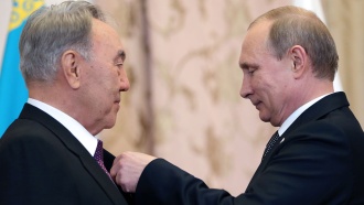 Путин наградил Назарбаева «боевым» орденом Александра Невского