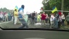 Хулиганы в масках атаковали митингующих противников Порошенко в Днепропетровске: видео