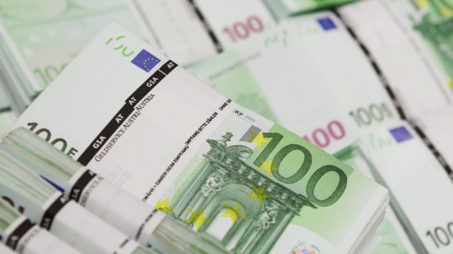 Евро рухнул ниже 74 рублей на фоне решения ЕЦБ.биржи, деловые новости, доллар, евро, нефть, рубль, экономика и бизнес.НТВ.Ru: новости, видео, программы телеканала НТВ