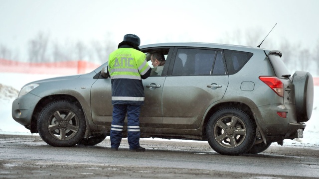 Российским водителям с 1 января разрешат оплачивать только половину штрафа.ГИБДД, автомобили, законодательство, штрафы.НТВ.Ru: новости, видео, программы телеканала НТВ
