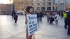 Художница разделась догола в центре Кёльна, протестуя против секс-террора: видео