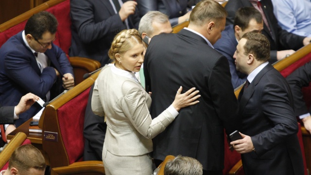 Тимошенко вывела свою партию из коалиции после неудачной попытки смещения Яценюка.парламенты, партии, Тимошенко, Украина, Яценюк.НТВ.Ru: новости, видео, программы телеканала НТВ