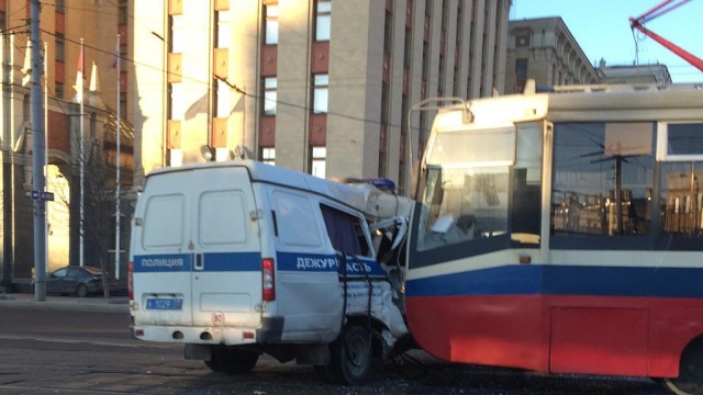Патрульная машина столкнулась с трамваем в центре Москвы.ДТП, Москва, полиция, трамваи.НТВ.Ru: новости, видео, программы телеканала НТВ