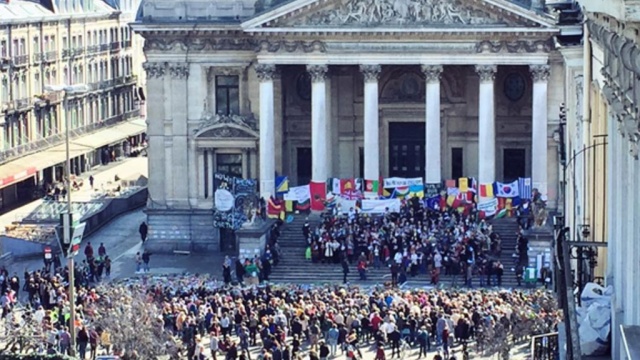 В центре Брюсселя тысячный хор спел в память о жертвах терактов.Бельгия, Брюссель, терроризм.НТВ.Ru: новости, видео, программы телеканала НТВ