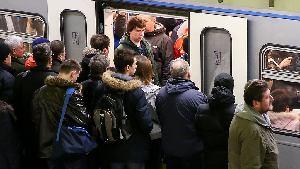 Метро сейчас. ЧП В Москве в метро на Калужско Рижской. Москва, Калужско-Рижская линия. Поезда Калужско Рижской линии. Сбой на Таганско-Краснопресненской линии.