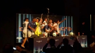 Игроки «Реала» отметили победу в Суперкубке УЕФА «душем» для Зидана