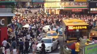 Ловцы покемонов на Тайване устроили давку и парализовали движение