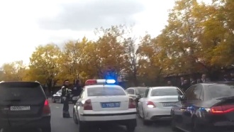 Задержание шумного свадебного кортежа в Москве попало на видео
