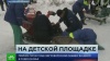 В Подмосковье спасли попавшего под снегоуборщик мальчика: видео