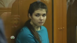 Психологи объяснили сдержанную улыбку Карауловой на оглашении приговора