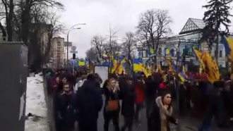 В Киеве тысячи националистов митингуют у Верховной рады