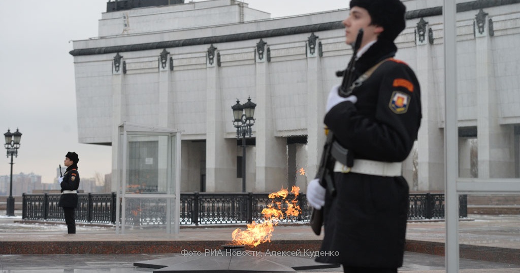 Вечный огонь на поклонной горе в москве