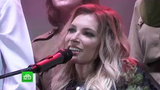 Певица Самойлова выступила на концерте в Севастополе в День Победы