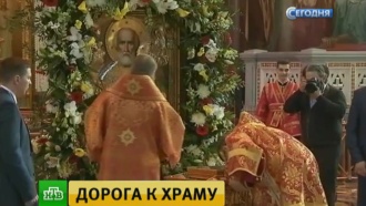 Тысячи верующих в Москве вновь выстроились в очередь к мощам Николая Чудотворца