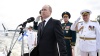 Путин принимает парад ВМФ в Санкт-Петербурге