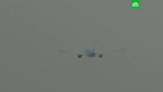 Молния поразила авиалайнер на взлете в Амстердаме