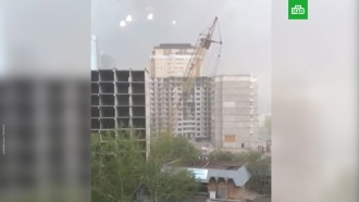 Ураган в Астане повалил башенный кран