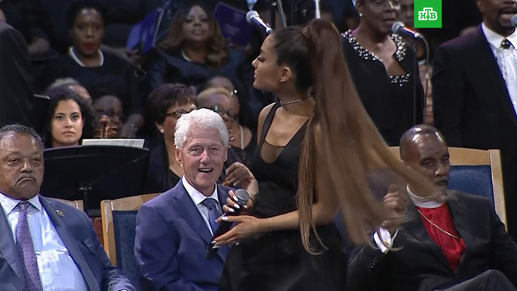 Билл клинтон в платье и туфлях