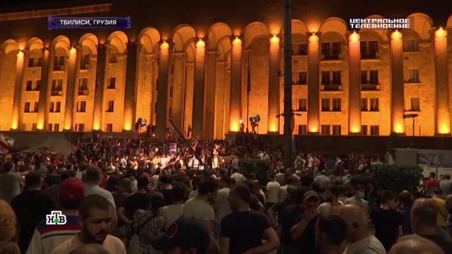 Кто стоит за беспорядками в Тбилиси.Грузия, беспорядки, митинги и протесты.НТВ.Ru: новости, видео, программы телеканала НТВ