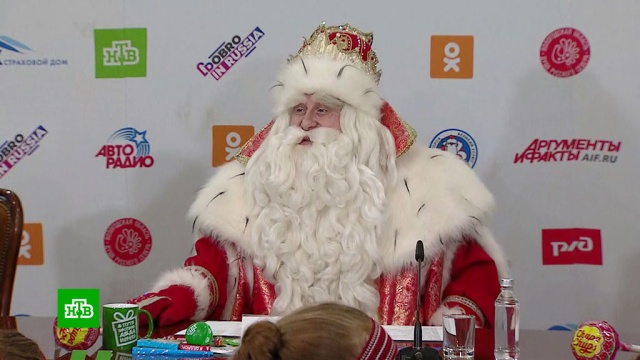 Дед Мороз объяснил отсутствие снега популярностью самокатов.Дед Мороз, НТВ, Новый год, благотворительность, снег, торжества и праздники.НТВ.Ru: новости, видео, программы телеканала НТВ