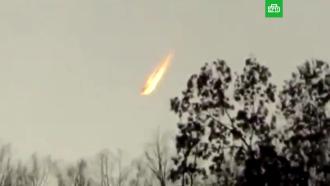 В Сети обсуждают видео с горящим объектом в небе над США
