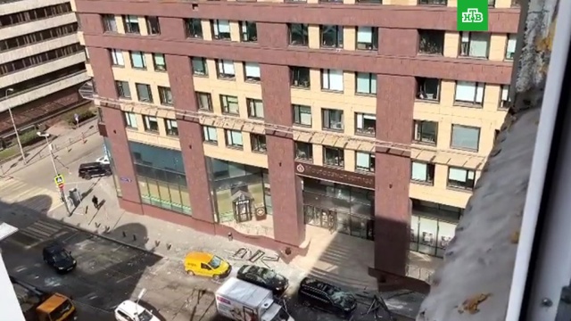 СК: при взрыве в бизнес-центре «Панорама» пострадали два человека.Москва, взрывы, Следственный комитет, автомобили, расследование.НТВ.Ru: новости, видео, программы телеканала НТВ