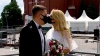 Свадьбы в масках и дистанция на ярмарках: Россия возвращается к привычной жизни
