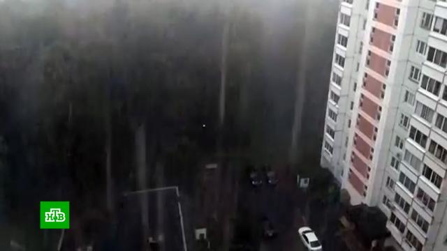 За два часа в Москве выпала почти треть месячной нормы осадков.Москва, наводнения, погода, погодные аномалии.НТВ.Ru: новости, видео, программы телеканала НТВ