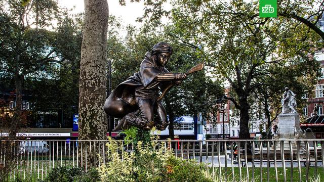 На лондонской площади появился бронзовый Гарри Поттер верхом на метле.Великобритания, Лондон, литература, памятники.НТВ.Ru: новости, видео, программы телеканала НТВ