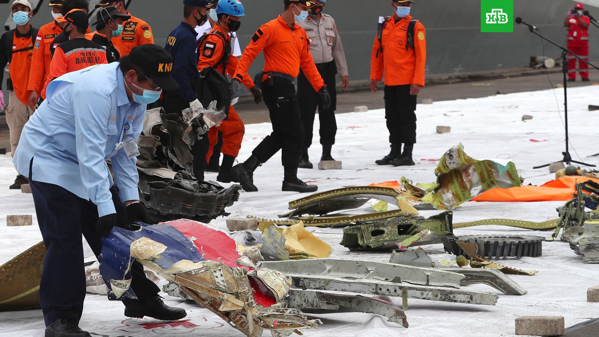 Авиакатастрофа море. Индонезия Боинг 737 крушение. Катастрофа Боинг 737 в Мангалуре.