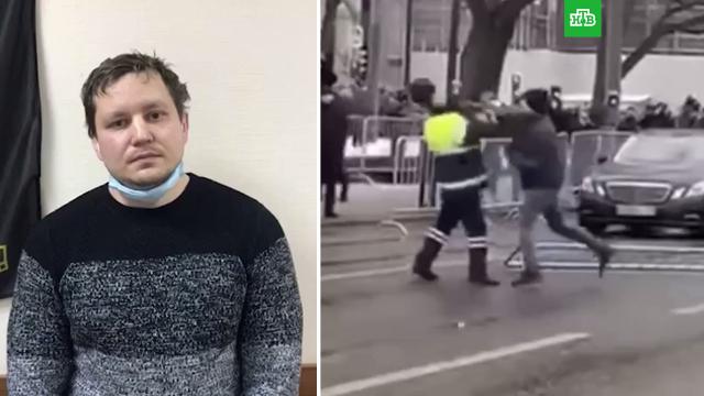Петербуржец извинился за избиение полицейских во время митинга.Навальный, Санкт-Петербург, Следственный комитет, драки и избиения, митинги и протесты, полиция.НТВ.Ru: новости, видео, программы телеканала НТВ