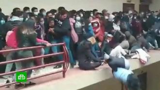 Студенты упали с высоты 17 метров: число погибших в боливийском университете выросло до 7